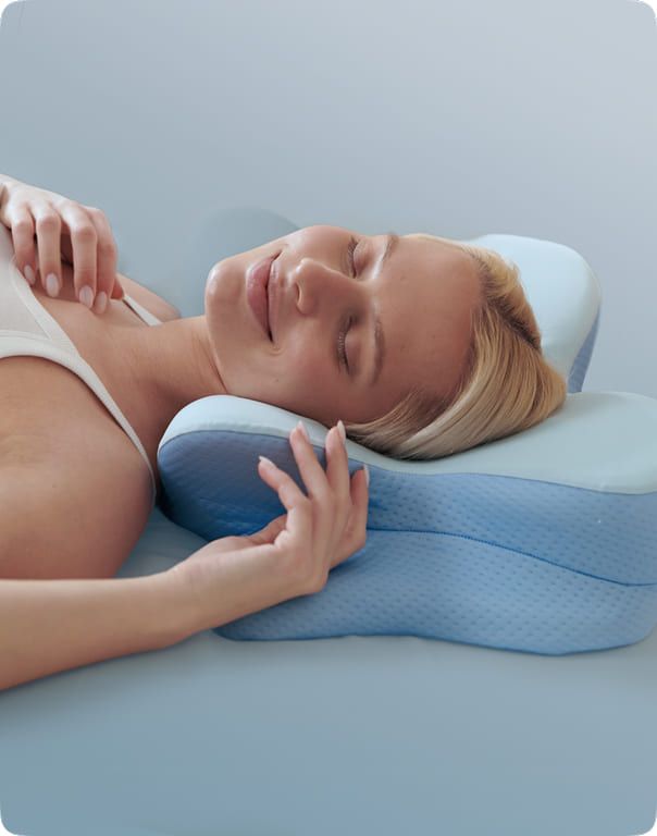 Person shifting position on the SmoothSleep pillow